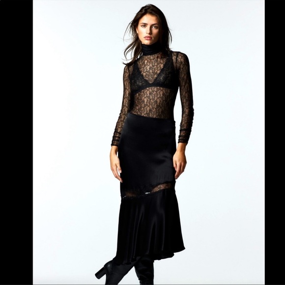 ZARA SLIT LACE SKIRT MIDI - Picture 1 of 3